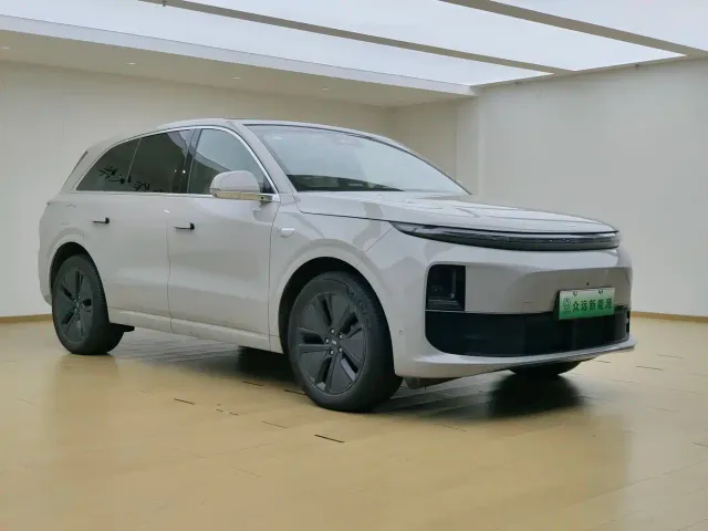Li Auto L6 — Фото автомобиля 3
