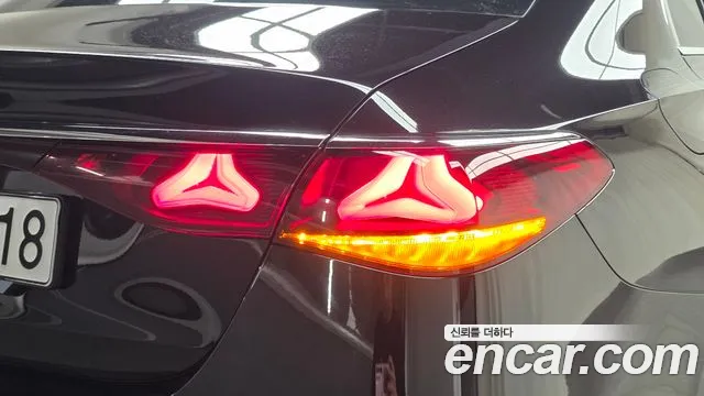 Mercedes-Benz E-Class — Фото автомобиля 7