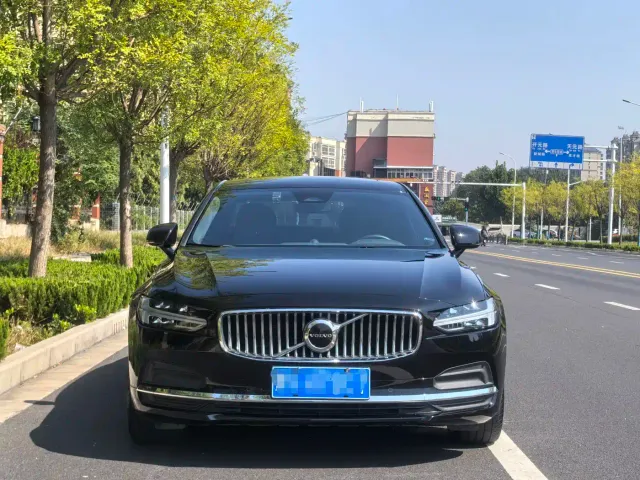 Volvo S90 — Фото автомобиля 2