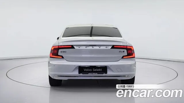 Volvo S90 — Фото автомобиля 5