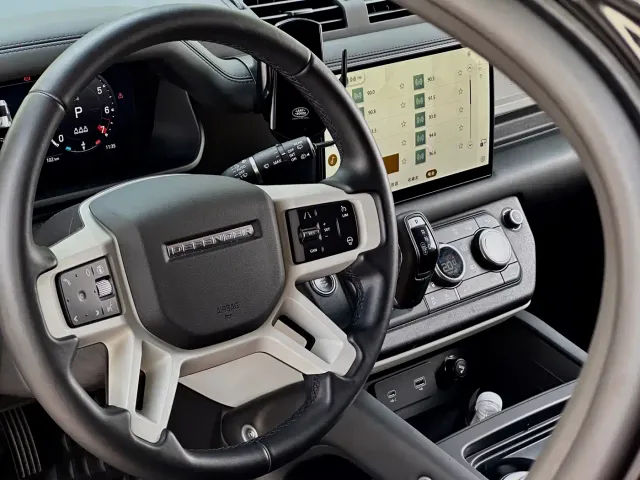 Land Rover Defender — Фото автомобиля 4