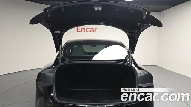 Tesla Model 3 — Фото автомобиля 26