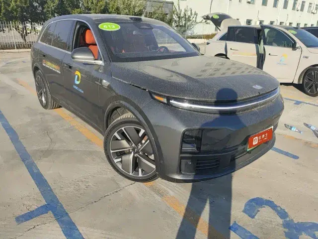 Li Auto L7 — Фото автомобиля 2