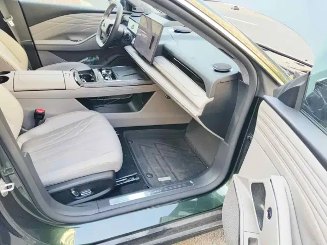 Geely Galaxy Xingyao 8 — Фото автомобиля 13