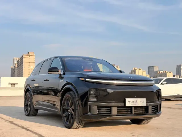Li Auto L7 — Фото автомобиля 4