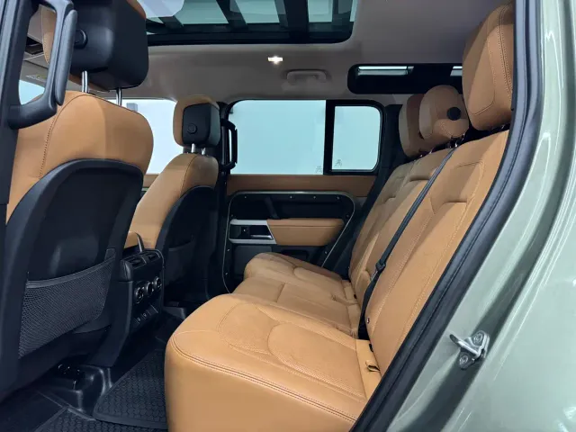Land Rover Defender — Фото автомобиля 5