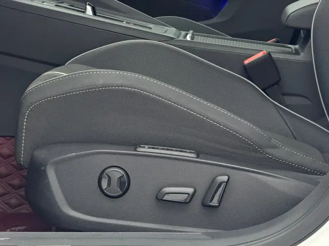 Volkswagen Golf — Фото автомобиля 20