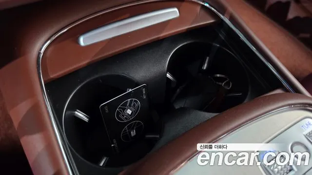 Genesis G90 Бензин 3.5 турбо AWD — Фото автомобиля 8