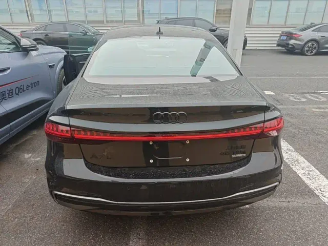 Audi A7L — Фото автомобиля 3