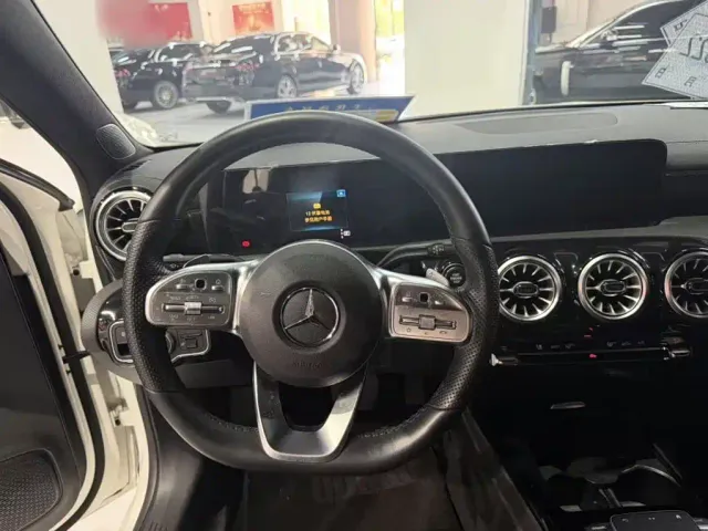 Mercedes-Benz A-Class — Фото автомобиля 3