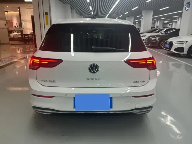 Volkswagen Golf — Фото автомобиля 21