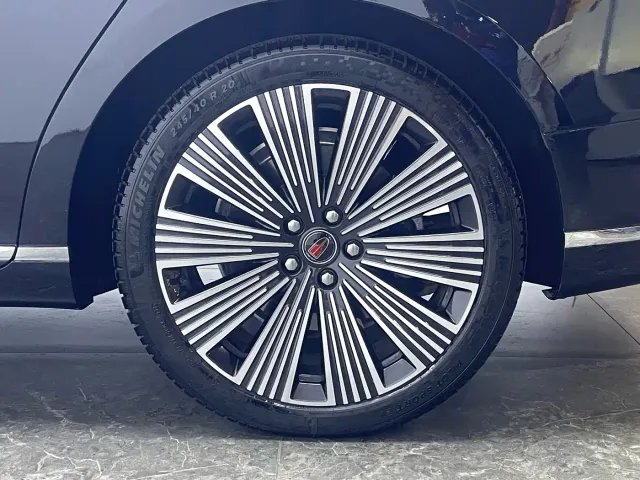 Hongqi H9 — Фото автомобиля 10