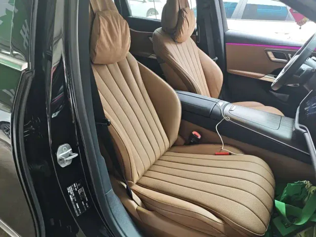 Mercedes-Benz E-Class — Фото автомобиля 24