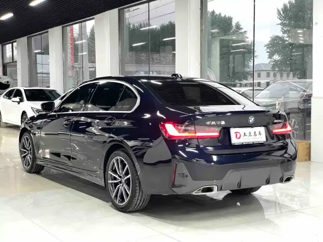 BMW 3 Series — Фото автомобиля 4