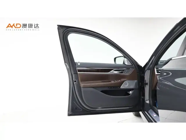 BMW 7 Series — Фото автомобиля 10