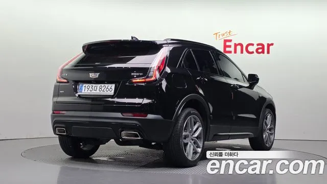 Cadillac XT4 2.0 Sport AWD — Фото автомобиля 2