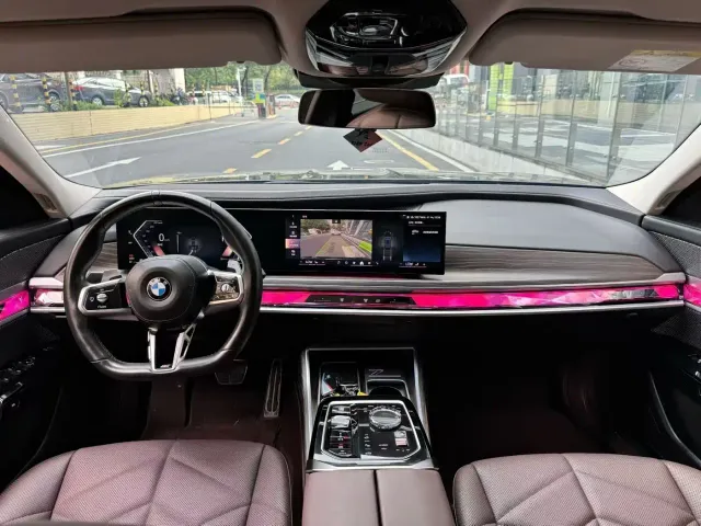 BMW 7 Series — Фото автомобиля 5