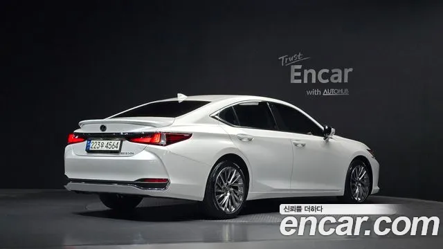 Lexus ES 7th Gen — Фото автомобиля 2