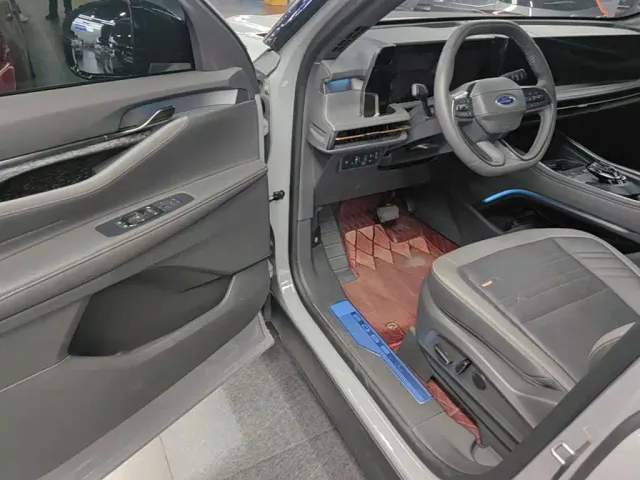 Ford Edge — Фото автомобиля 15