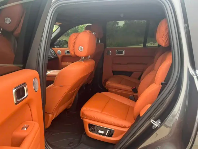 Li Auto L8 — Фото автомобиля 6