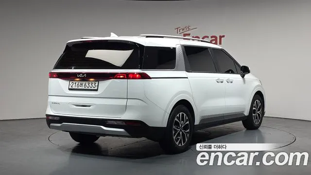 Kia Canival Carnival 4 поколение Бензин 9 мест Prestige — Фото автомобиля 2