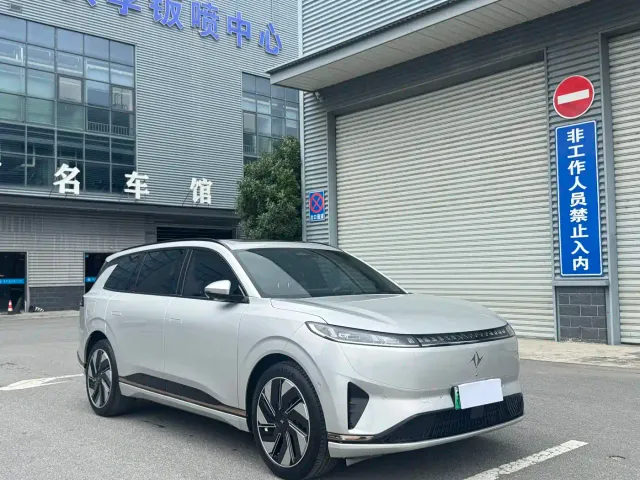 Dongfeng eπ 008 — Фото автомобиля 3