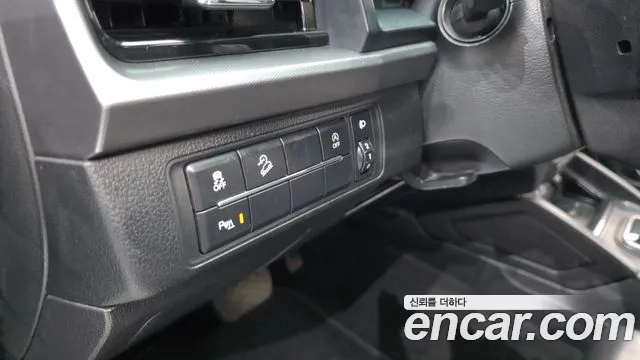 KG_Mobility_Ssangyong Rexton Новый Rexton Sport Khan Дизель 2.2 4WD — Фото автомобиля 18