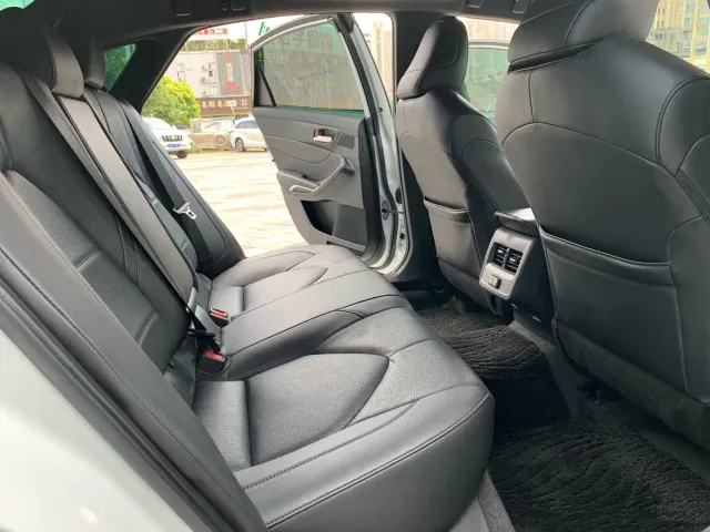 Toyota Avalon — Фото автомобиля 12