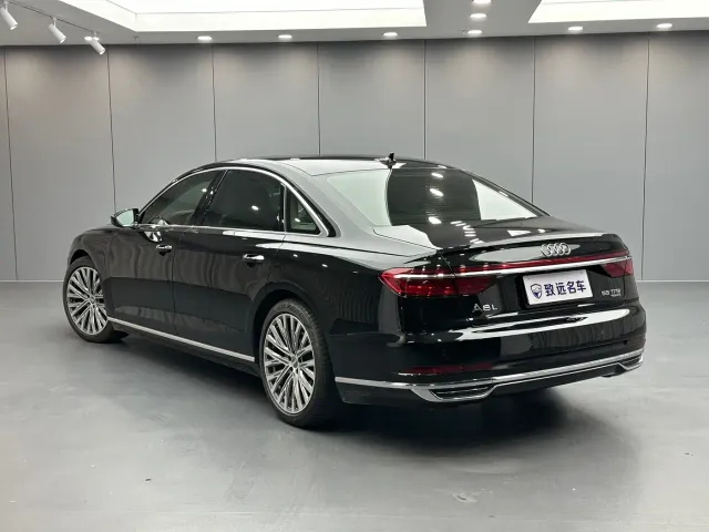 Audi A8 — Фото автомобиля 6