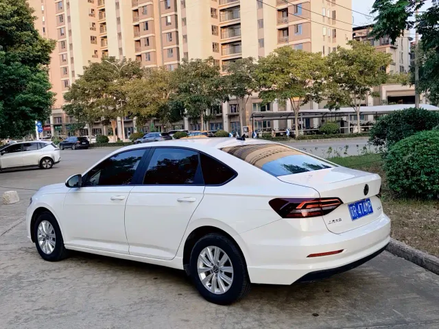 Volkswagen Lavida — Фото автомобиля 4