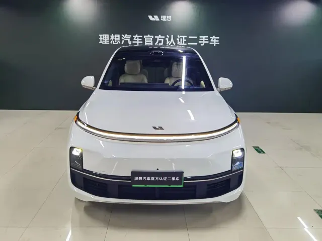 Li Auto L9 — Фото автомобиля 2