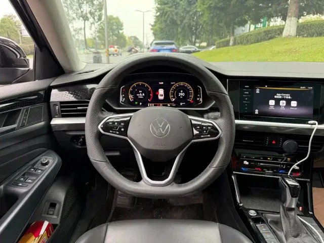 Volkswagen Passat — Фото автомобиля 14