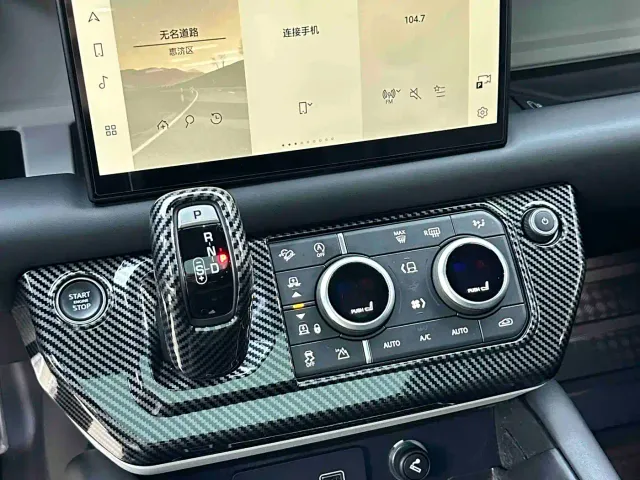 Land Rover Defender — Фото автомобиля 17