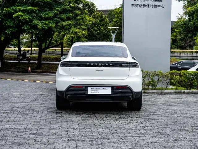 Porsche Macan EV — Фото автомобиля 16