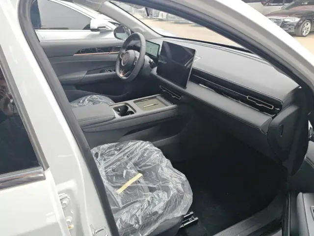 Wuling Starlight — Фото автомобиля 8