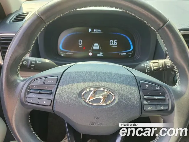 Hyundai Venue — Фото автомобиля 20