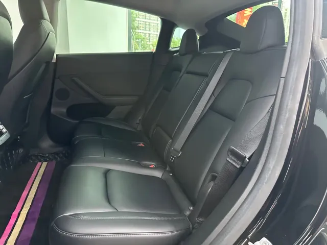 Tesla Model Y — Фото автомобиля 19