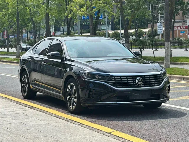 Volkswagen Passat — Фото автомобиля 3