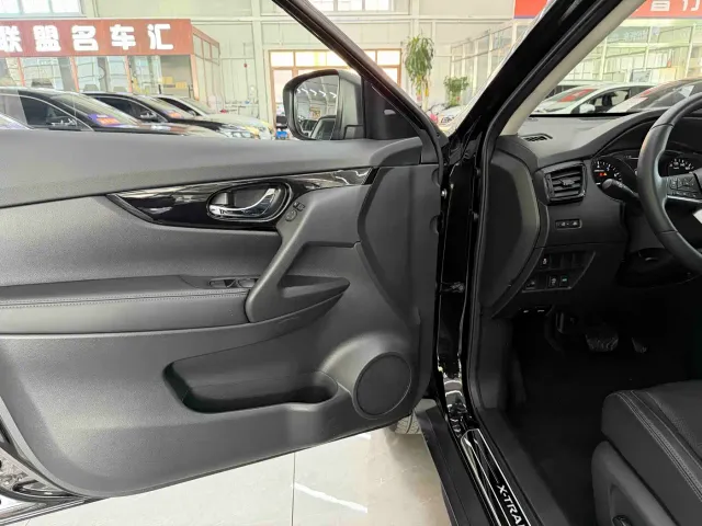 Nissan X-Trail — Фото автомобиля 9
