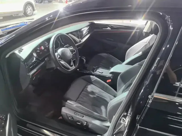 Volkswagen Passat — Фото автомобиля 15