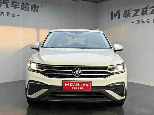 Volkswagen Tiguan L — Фото автомобиля 2