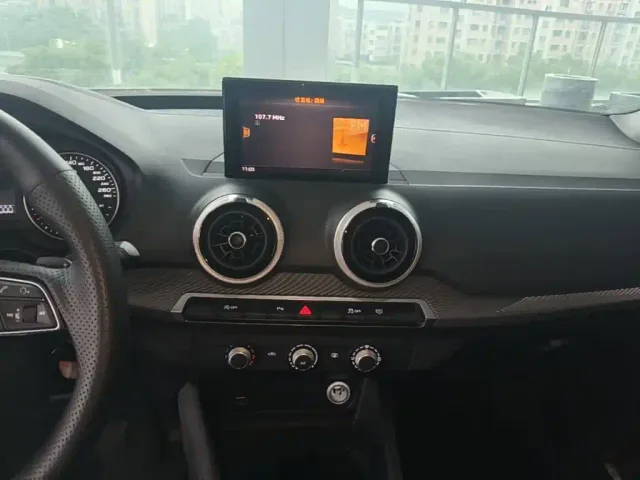 Audi Q2L — Фото автомобиля 12
