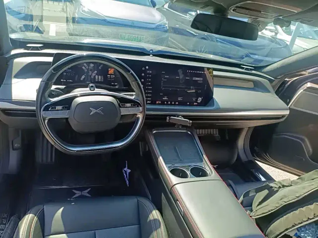 Xpeng P7 — Фото автомобиля 9