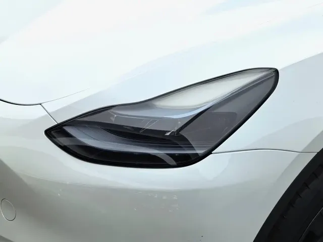 Tesla Model Y — Фото автомобиля 7