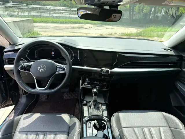 Volkswagen Passat — Фото автомобиля 6