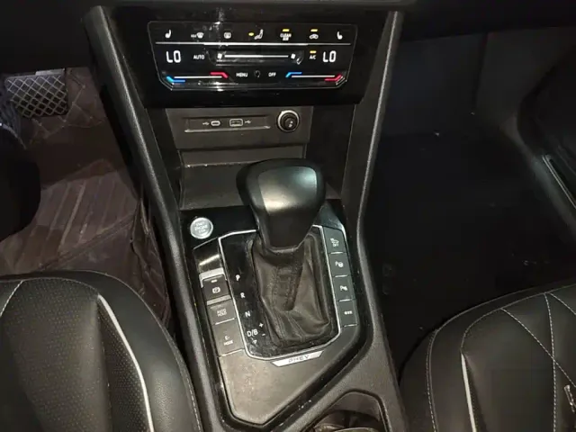 Volkswagen Tiguan L PHEV — Фото автомобиля 13