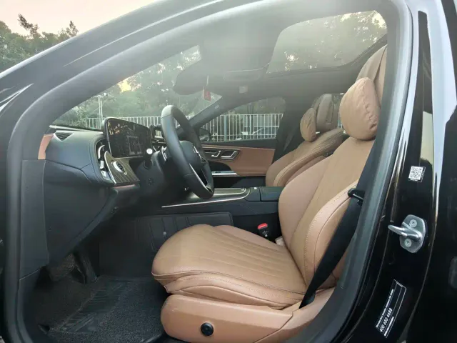 Mercedes-Benz E-Class — Фото автомобиля 6