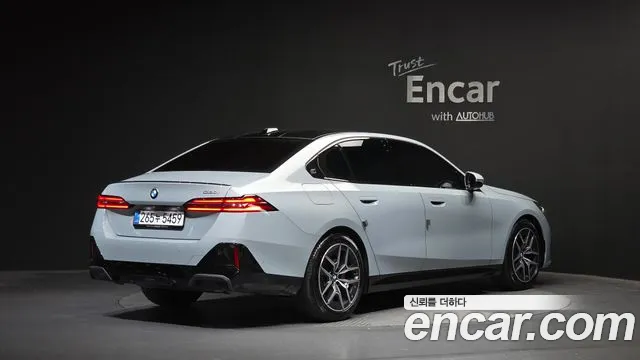 Фотография автомобиля — BMW 5 Series G60