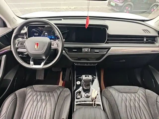 Hongqi HS5 — Фото автомобиля 9