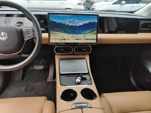 Leapmotor C11 — Фото автомобиля 12